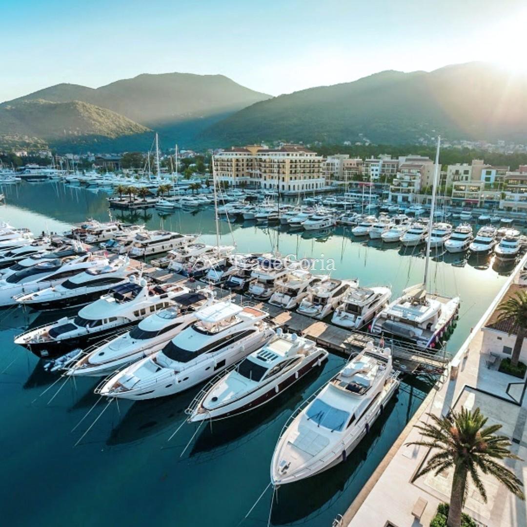Townhouses in a gated complex in Tivat (Kavac)