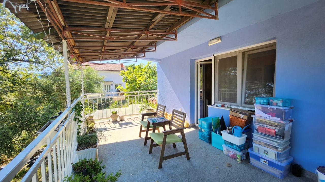 Das Haus ist 148 m2. Ratishevina