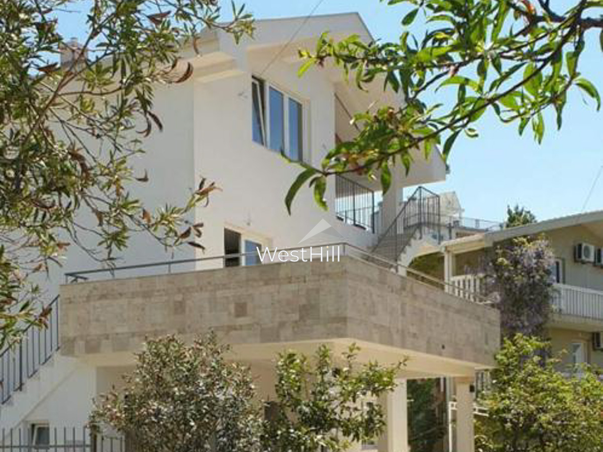 Sale three-apartment house with a sea view - object 8165 in Montenegro