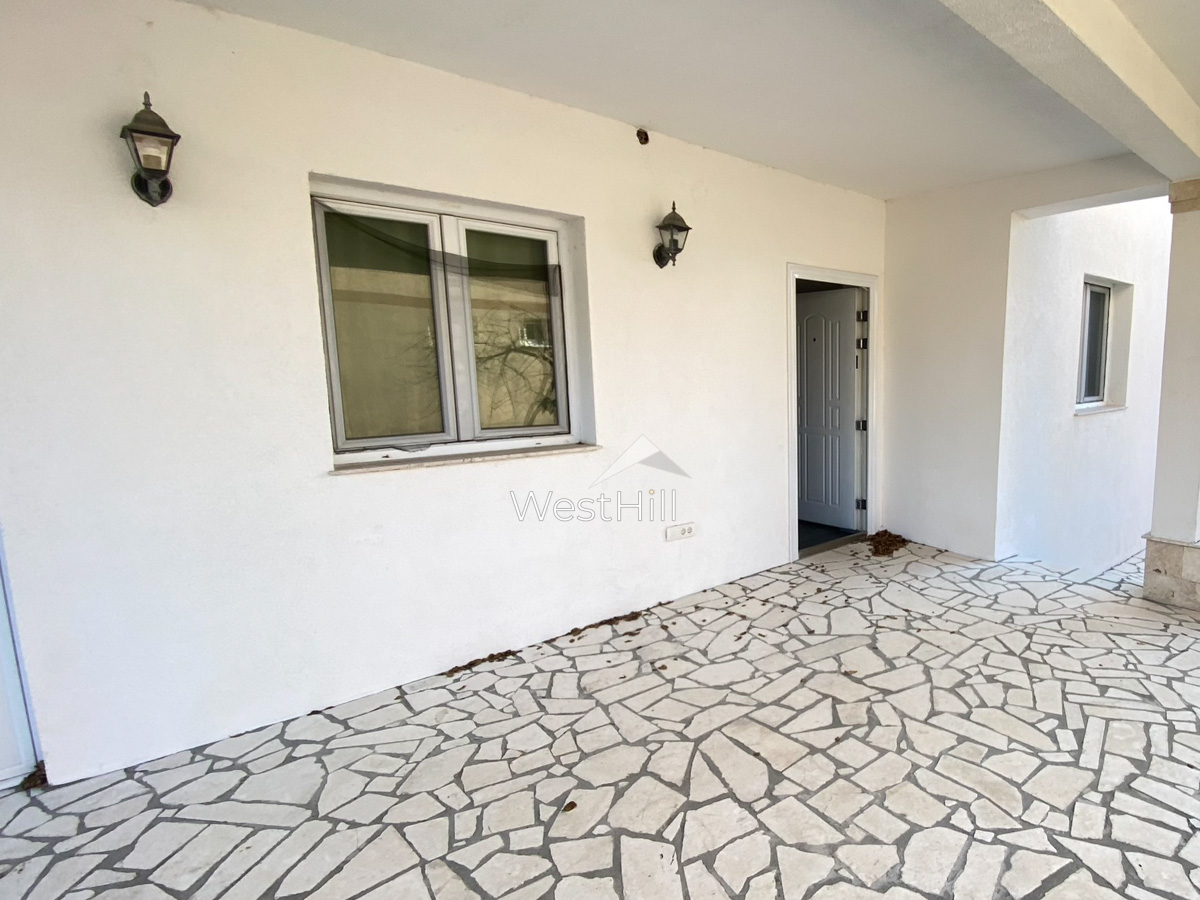 Sale three-apartment house with a sea view - object 8165 in Montenegro