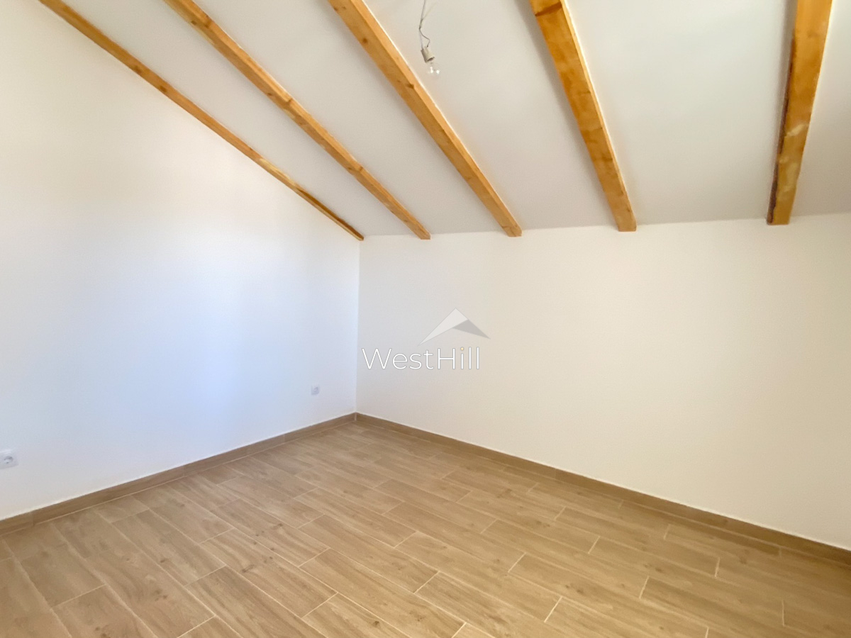 Sale three-apartment house with a sea view - object 8165 in Montenegro