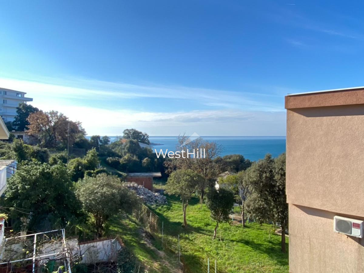 Sale three-apartment house with a sea view - object 8165 in Montenegro