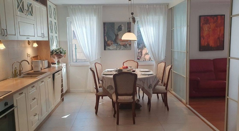 Three-bedroom apartment for sale in Petrovac