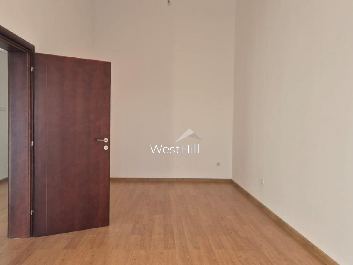 Trosoban stan u Petrovcu, Budvanska rivjera, Crna Gora