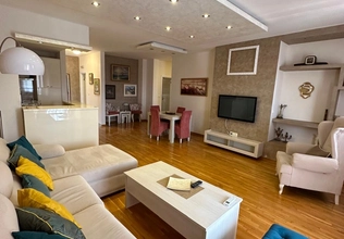 Three-bedroom apartment with sea view for rent, Bečići