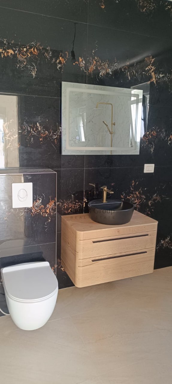 Kuća sa tri spavaće sobe na prodaju u odmaralištu u blizini Ulcinja