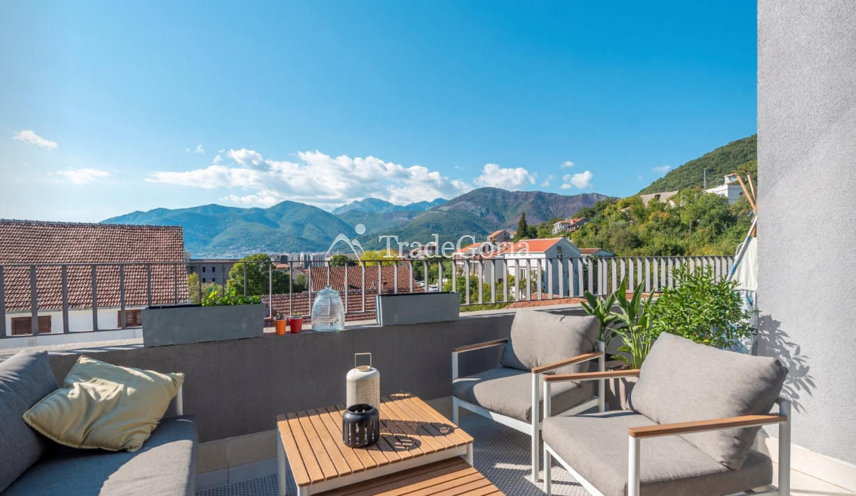 Tivat, Donja Lastva - Furnished 2-Bedroom Apartment with Partial Sea View