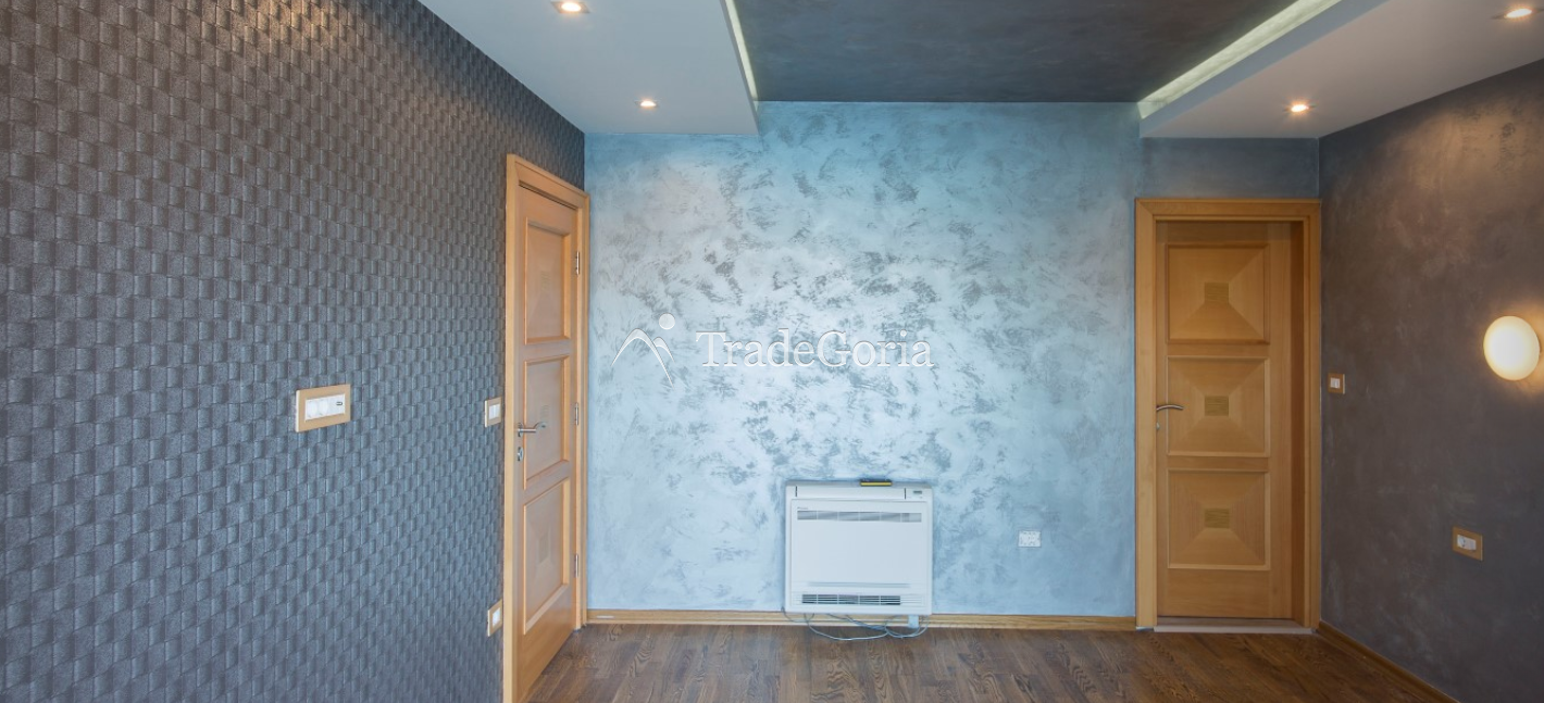 Tivat, Krasici - Villa 300m2, an der ersten Linie vom Meer - 1.700.000 Euro