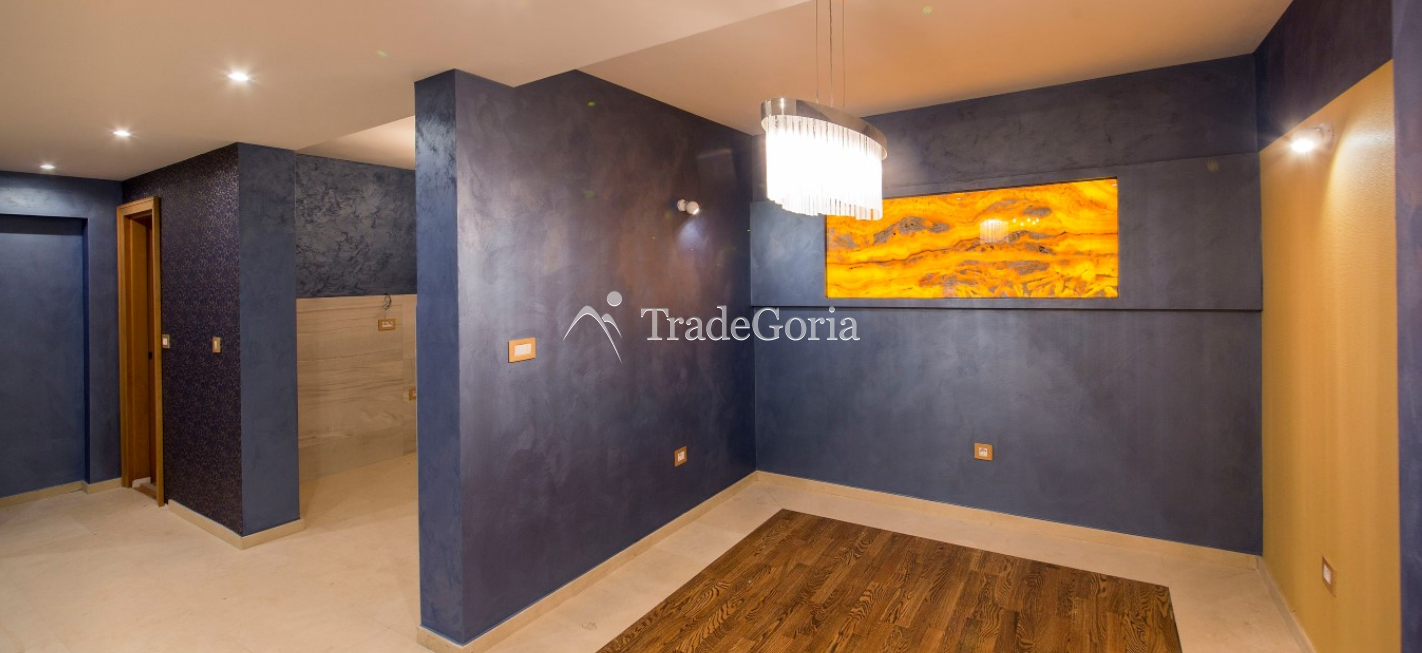 Tivat, Krasici - Villa 300m2, an der ersten Linie vom Meer - 1.700.000 Euro