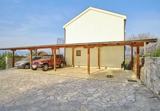 Townhouse for rent in the Bigovo area