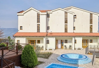 Townhouse for rent in the Bigovo area