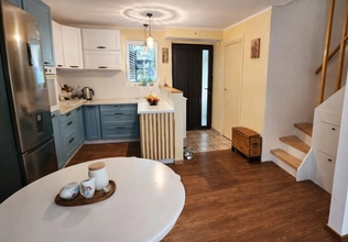 Prodaje se townhouse u Petrovcu sa terasama i pogledom na more