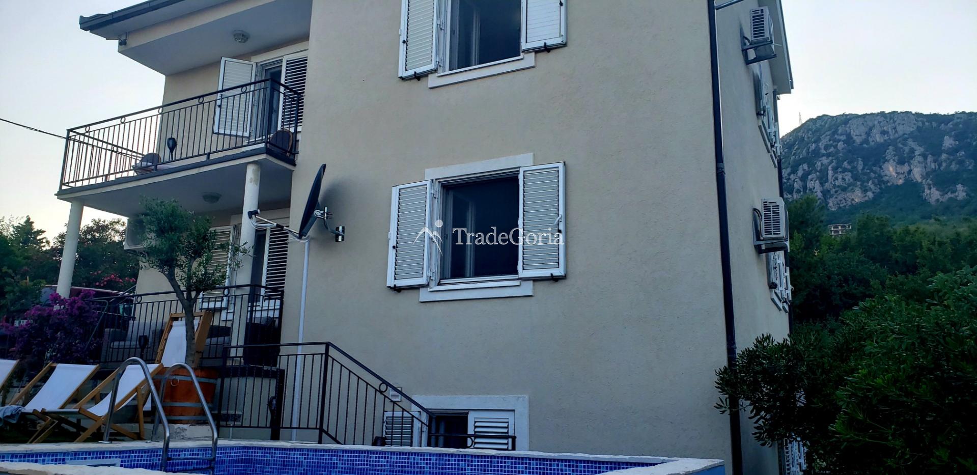 Three-story villa in the Green Zone of Sutomore