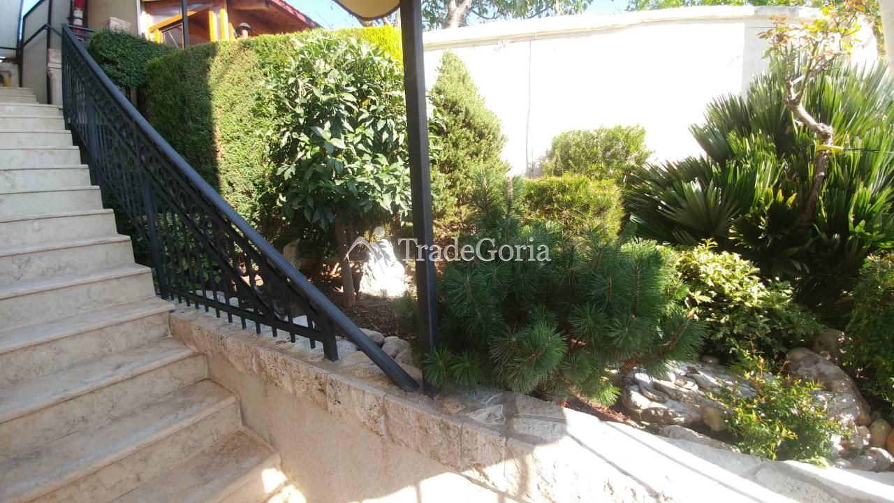 Three-storey house 232m2 in Ratats village, Barskaya riviera.