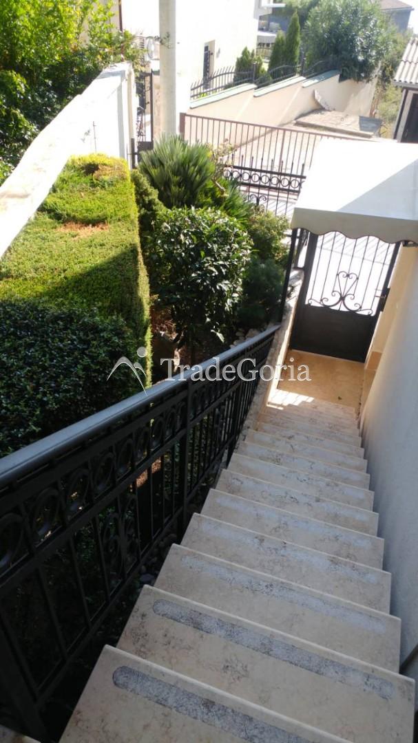 Three-storey house 232m2 in Ratats village, Barskaya riviera.