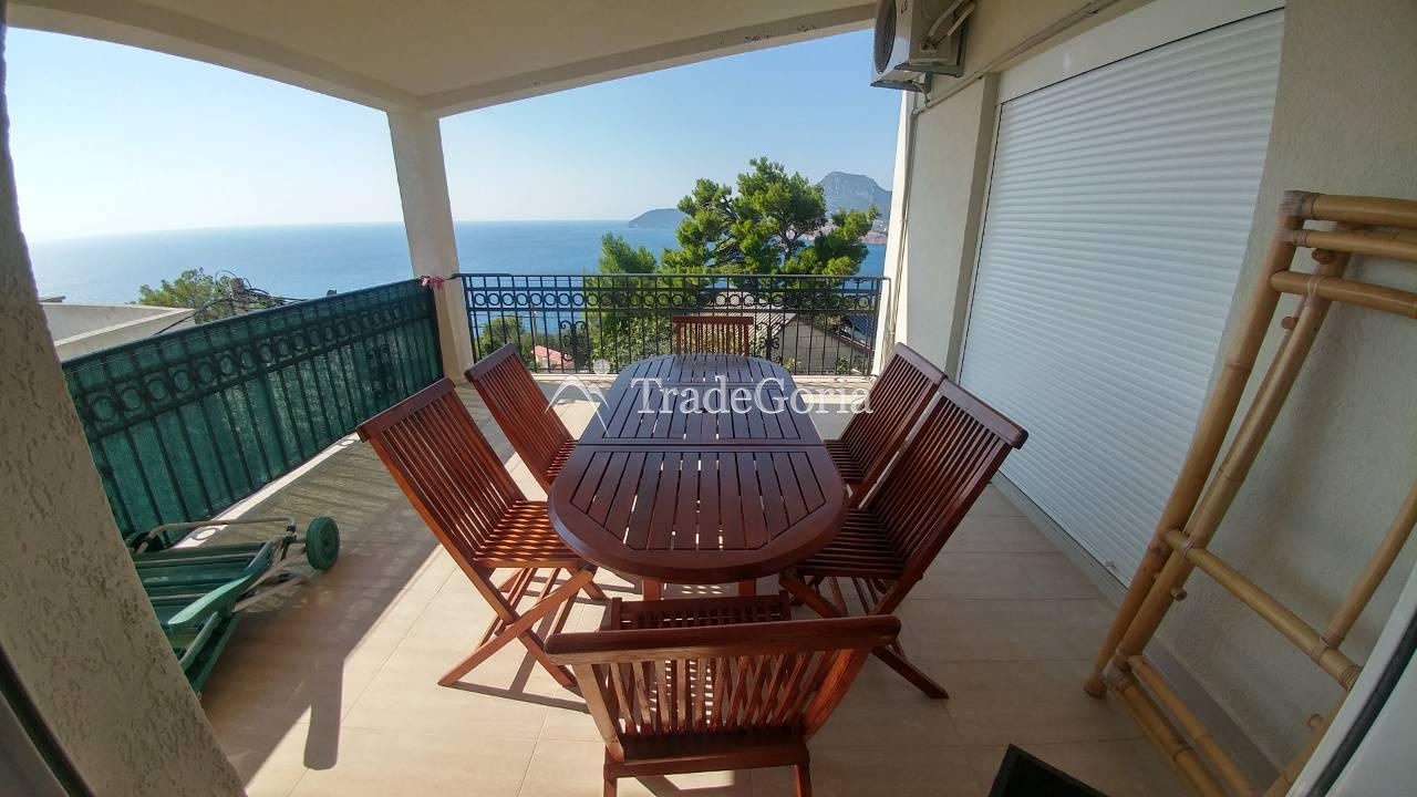 Three-storey house 232m2 in Ratats village, Barskaya riviera.