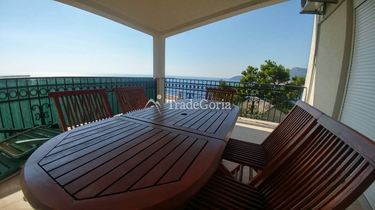 Three-storey house 232m2 in Ratats village, Barskaya riviera.