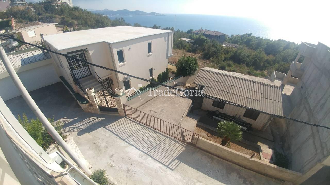 Three-storey house 232m2 in Ratats village, Barskaya riviera.