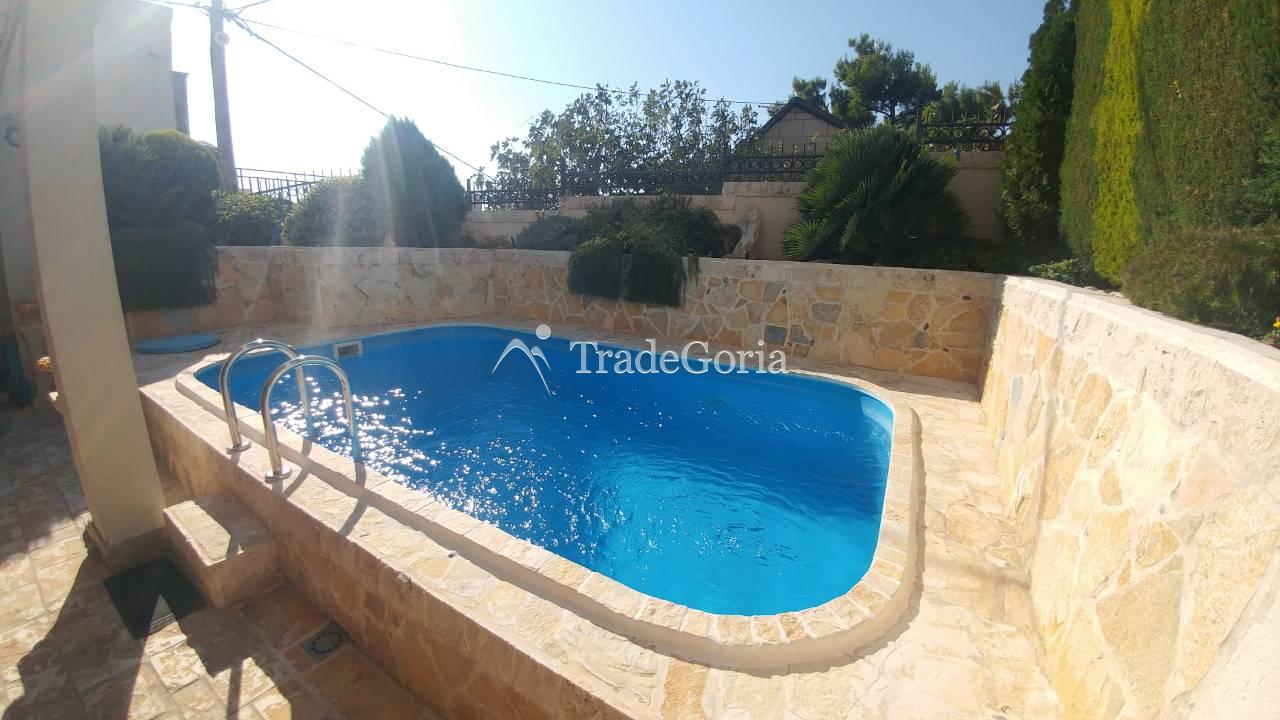 Three-storey house 232m2 in Ratats village, Barskaya riviera.