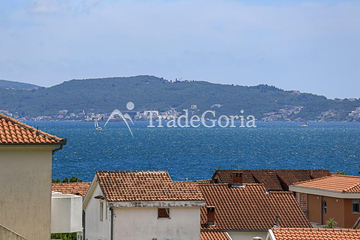 Three-story house near the sea in Bijela, Herceg Novi.