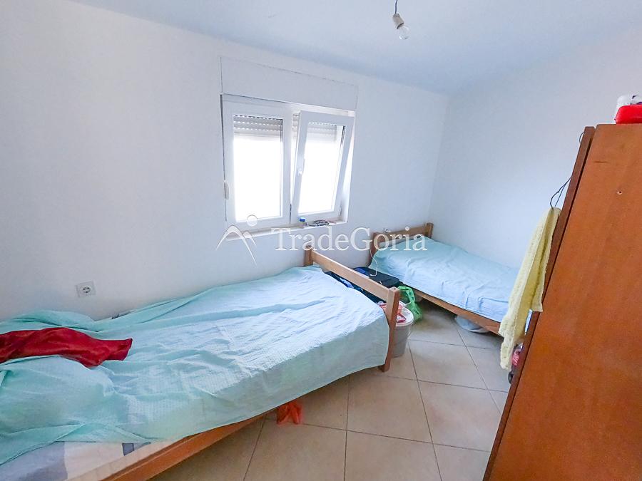 Three-story house with four apartments in Ratac, Bar