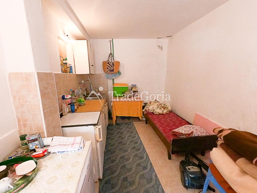 Three-story house with four apartments in Ratac, Bar