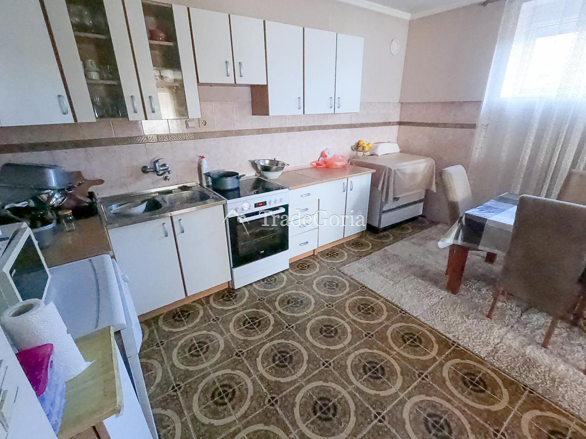 Trodnevna kuca u Limanu sa pogledom na stari grad Ulcinj.