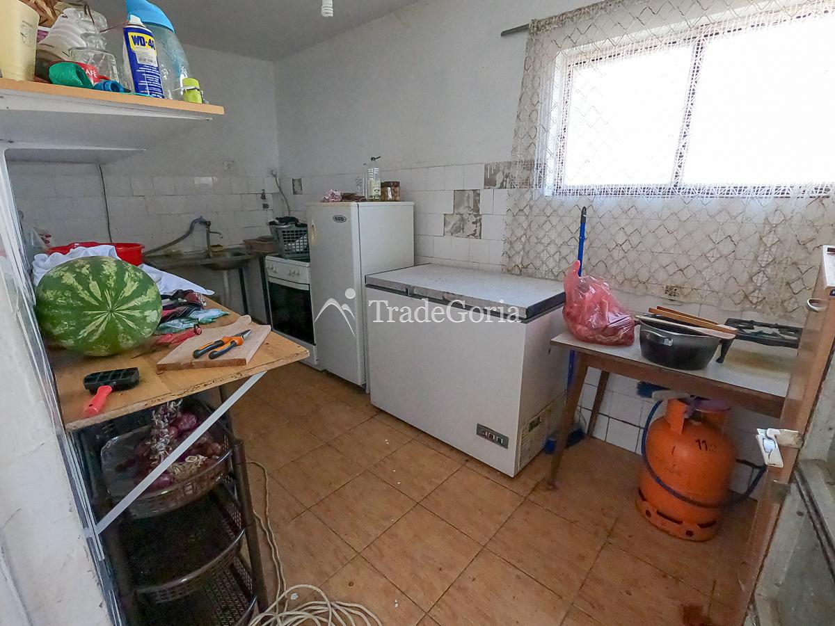 Trodnevna kuca u Limanu sa pogledom na stari grad Ulcinj.