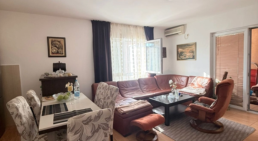 Two-bedroom apartment for rent in Budva, Obilaznica