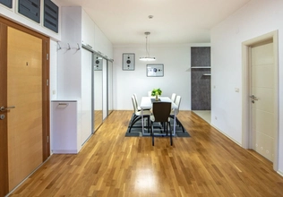 Two-bedroom apartment for rent in Budva with sea view