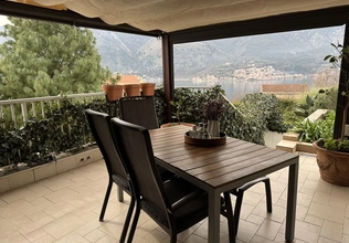 Zweizimmerwohnung mit Blick auf die Bucht zu verkaufen in Kotor, Dobrota