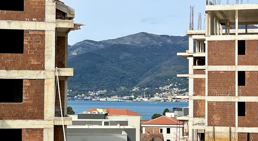 Two-bedroom apartment in the up-and-coming Donja Lastva area