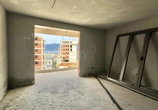 Two-bedroom apartment in the up-and-coming Donja Lastva area