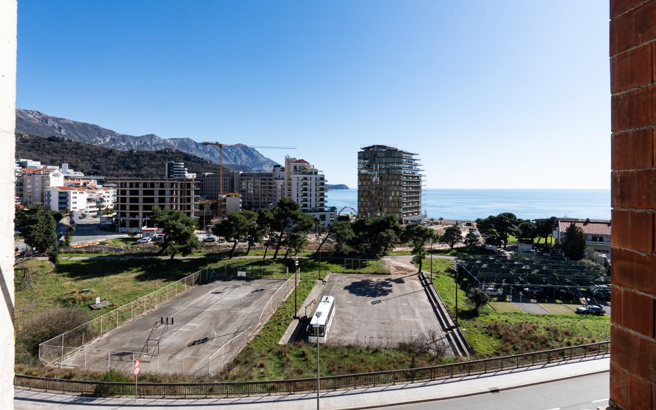 Three-room apartment for sale 85 m2 in Becici, Anatolia complex