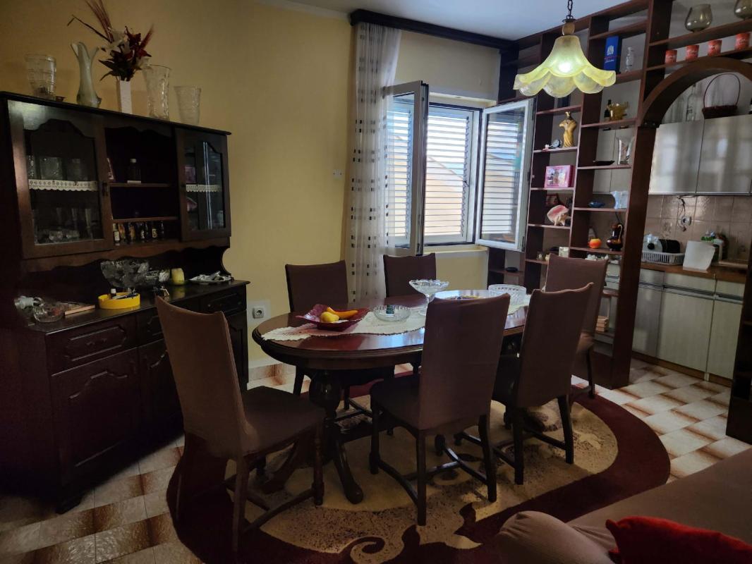 Two bedroom apartment on the first line of the sea. Biela.