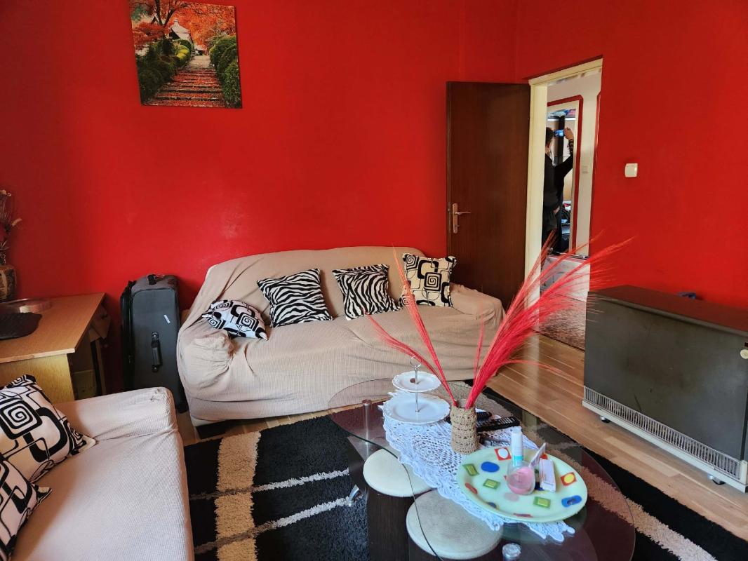 Two bedroom apartment on the first line of the sea. Biela.