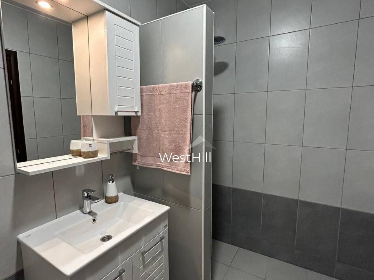Квартира с двумя спальнями и видом на бассейн