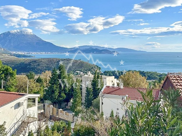 Two-storey house with panoramic sea view