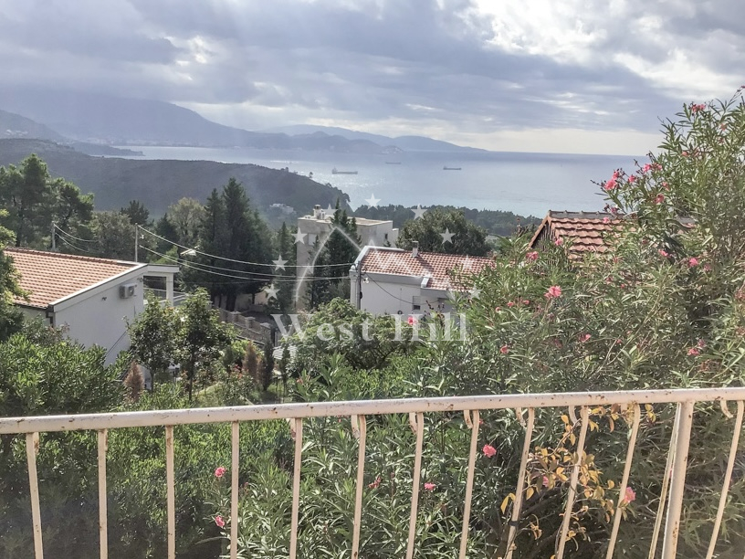 Two-storey house with panoramic sea view