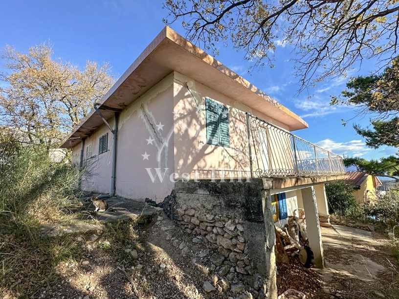 Two-storey house with panoramic sea view