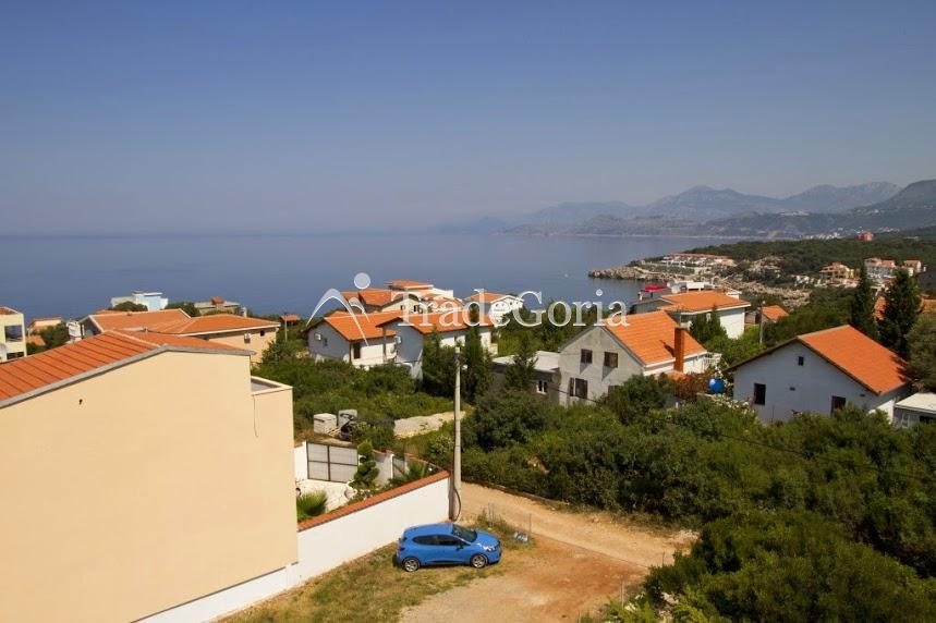 Land for Sale in the Coastal Resort Village of Uteha