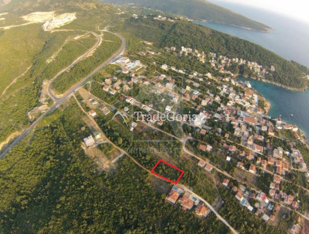 Zemljiste u Utehi 200m od mora