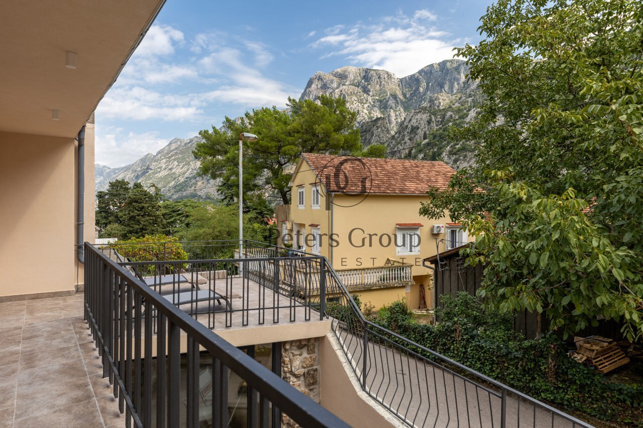 Unique old house for sale in Kotor, Shkaljari