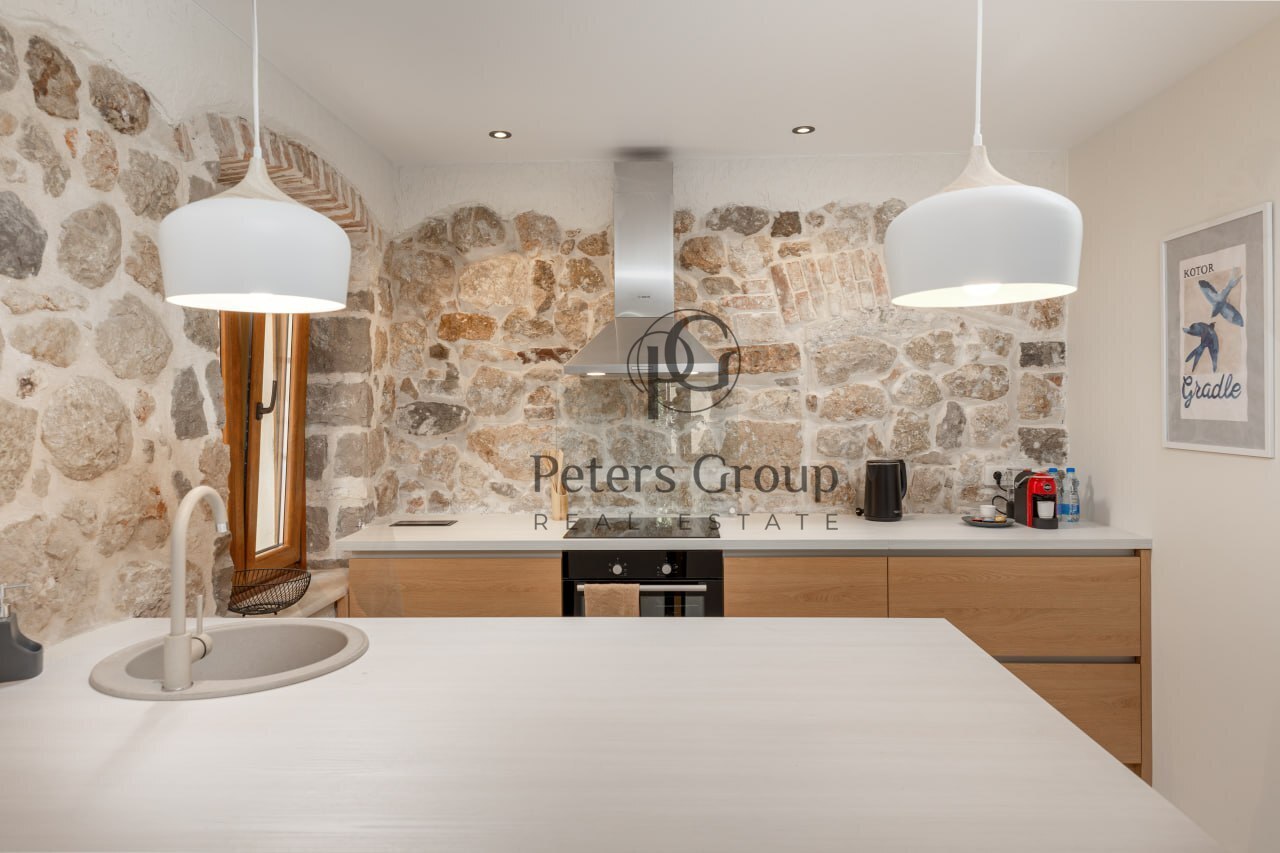 Unique old house for sale in Kotor, Shkaljari