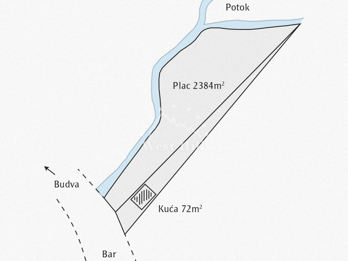 Unique plot with waterfall and house for renovation