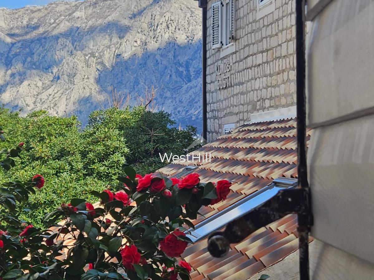 Jedinstvena kamena kuća na prvoj liniji u Prčnju