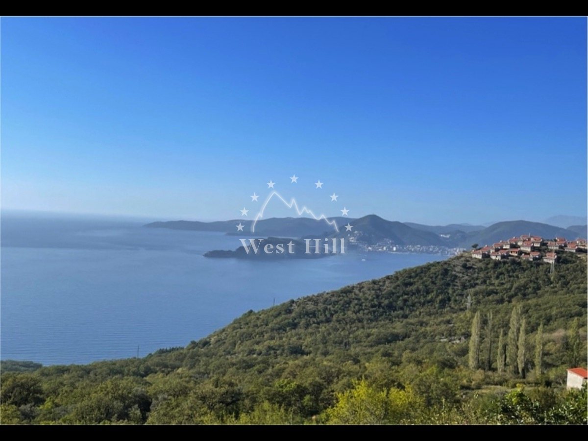 Unique carbon-neutral villas in Blizikuce above Sveti Stefan
