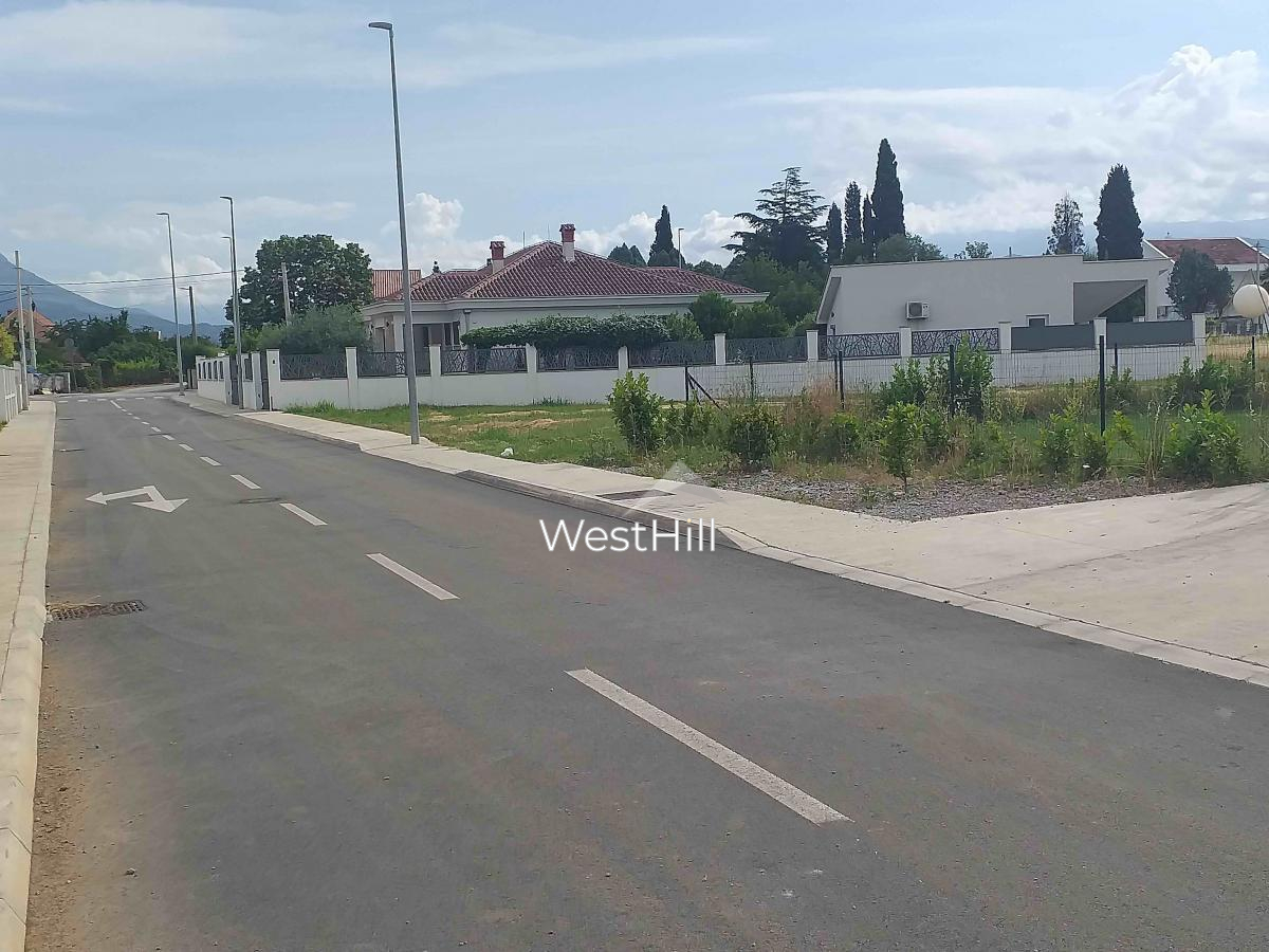 Urbanized land for the construction in Gornja Gorica, Podgorica