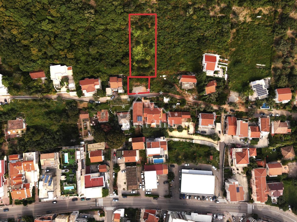 Urbanized plot in Podkosljun area