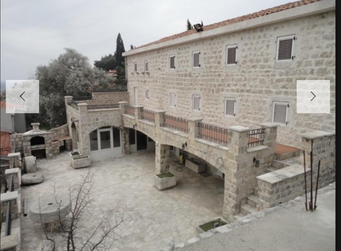 Villa for sale 150m from the sea in Rijeka Rejevici, Budva.